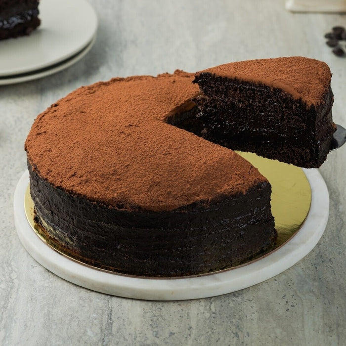 ⚜️ Classic Chocolate Cake